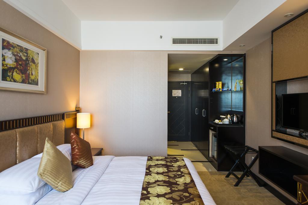 Days Hotel Shanghai Hongkou Forture Bagian luar foto