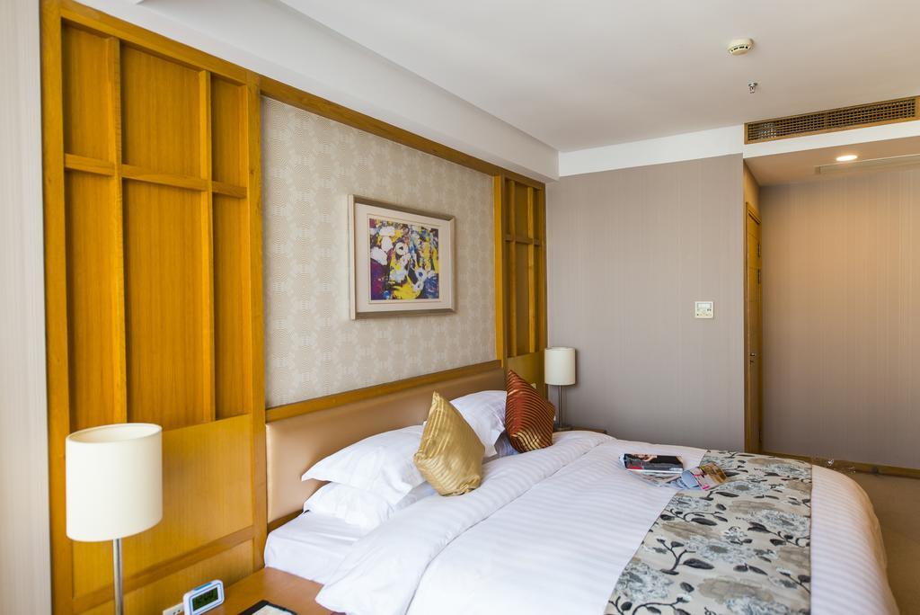 Days Hotel Shanghai Hongkou Forture Bagian luar foto
