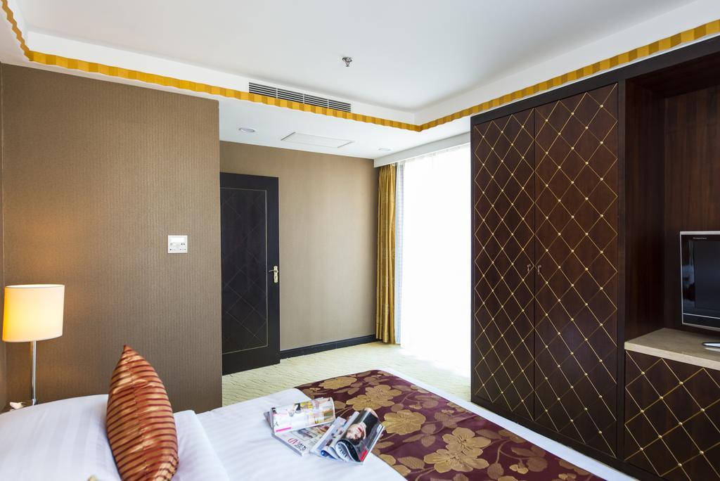 Days Hotel Shanghai Hongkou Forture Bagian luar foto